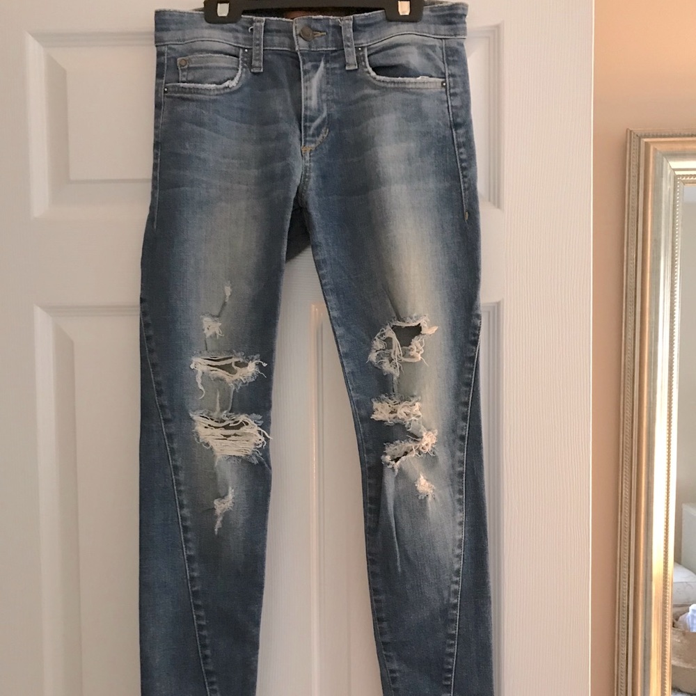 Joe’s Low/Mid Rise Distressed Skinny Jeans